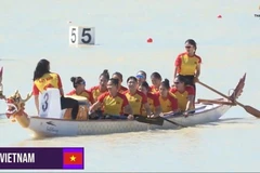 Equipo vietnamita gana medalla de oro en la prueba de bote de 10 plazas en 200 metros. (Fuente: VNA)