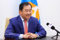 Suos Yara, primer jefe adjunto de la Comisión de Asuntos Exteriores y portavoz del Partido Popular de Camboya, en la entrevista. (Fuente: VNA)