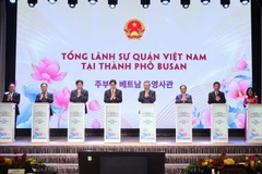 El secretario general del Partido Comunista de Vietnam, To Lam, y delegados en la inauguración. (Fuente: VNA)