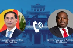 El viceprimer ministro y canciller de Vietnam, Bui Thanh Son, sostuvo conversaciones telefónicas con el secretario de Estado para Asuntos Exteriores y de Desarrollo del Reino Unido, David Lammy. (Fuente: VNA)