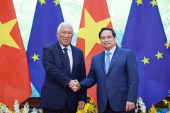 El primer ministro vietnamita, Pham Minh Chinh, y el presidente del Consejo Europeo, António Costa. (Fuente: VNA)