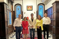 La embajadora de Hanoi en Buenos Aires, Ngo Minh Nguyet, recibió al diputado Gerardo González, de la provincia de Formosa y miembro del Grupo Parlamentario de Amistad Argentina - Vietnam. (Fuente: VNA)