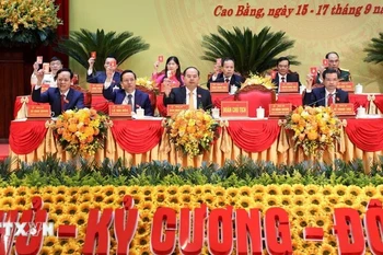 El Presídium de la Asamblea del Comité partidista de Cao Bang. (Foto: VNA)