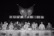  18/2/1946: El Presidente Ho Chi Minh firma el decreto que declara el 1 de mayo festivo oficial. En la foto: Presidente Ho Chi Minh en la conmemoración de 1955. (Foto: VNA)
