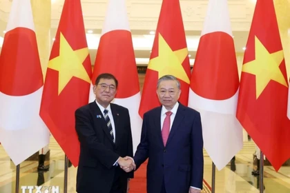 Líder partidista vietnamita recibe al primer ministro japonés en Hanoi