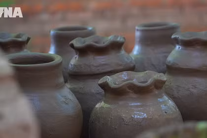Aldea alfarera de Bau Truc mantiene viva tradición ancestral