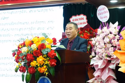 Bui Xuan Bien, presidente del Consejo Universitario de la FBU, pronuncia un discurso en la ceremonia (Fuente: VNA)