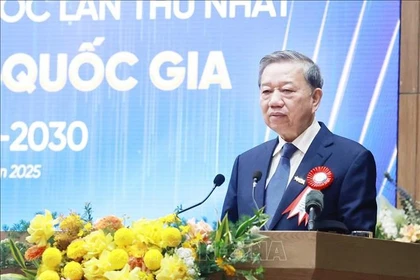 El secretario general del Partido Comunista de Vietnam, To Lam, pronuncia un discurso en el evento (Fuente: VNA)