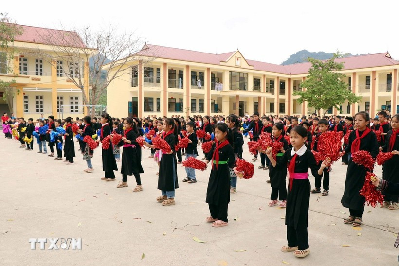 Escuela seminterna Linh Phu para estudiantes de minorías étnicas (Foto: VNA) 