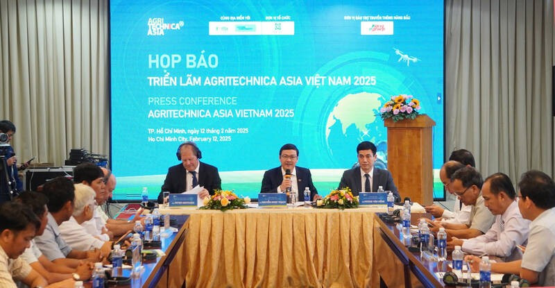 Ruesa de prensa para anunciar la organización de la exposición Agritechnica Asia Vietnam 2025 (Foto: laodong.vn)