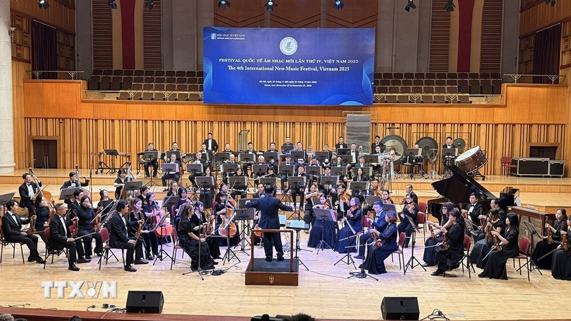 Concierto sinfónico en el IV Festival Internacional de Nueva Música Asia-Europa 2025 (Foto: VNA)