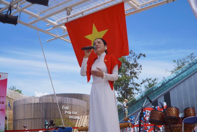 Representante de Vietnam con el traje tradicional Ao Dai en World EXPO 2025, en Osaka. (Foto: Vietnam+)