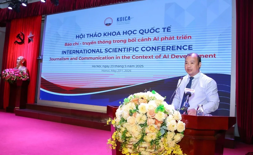 El viceministro vietnamita de Cultura, Deportes y Turismo, Le Hai Binh, se dirige a la cita (Foto: VNA)