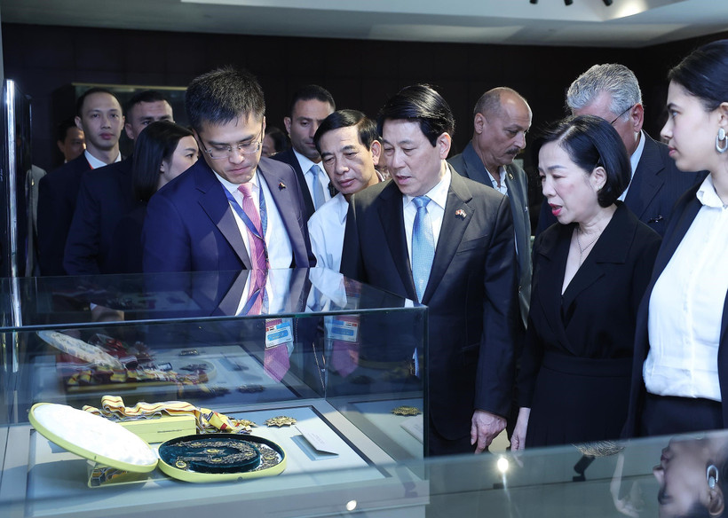 El presidente de Vietnam, Luong Cuong, su esposa visitan el Museo Gamal Abdel Nasser (Foto: VNA)