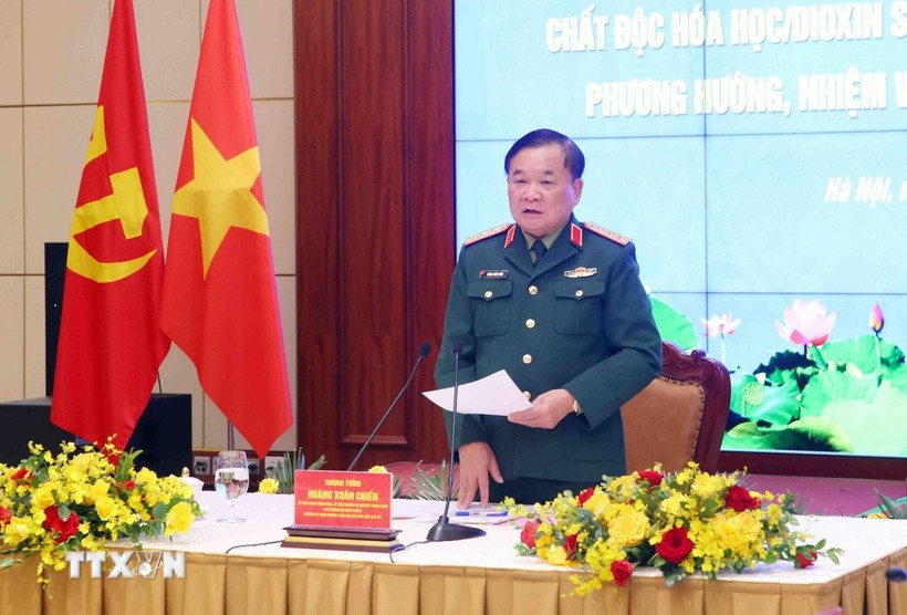 El coronel general Hoang Xuan Chien, viceministro de Defensa de Vietnam, interviene en la cita (Foto: VNA)
