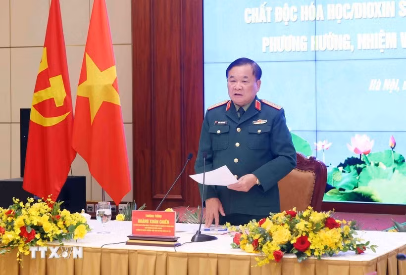 El coronel general Hoang Xuan Chien, viceministro de Defensa de Vietnam, interviene en la cita (Foto: VNA)