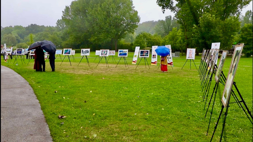 Las fotos, dispuestas en forma de las letras “V-N”, destacan un Vietnam en desarrollo, abierto al mundo y lleno de vitalidad (Foto: VNA)