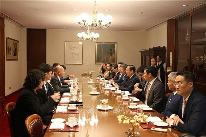 La delegación de Hanoi se reúne con Rodney John Roberts, vicepresidente del Consejo Legislativo de Nueva Gales del Sur (Foto: VNA)