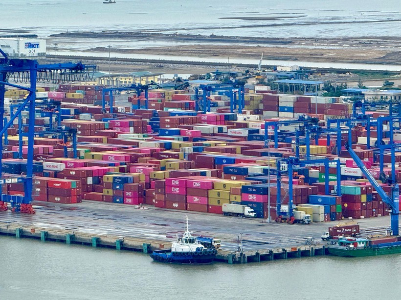 En los primeros ocho meses de 2025, el valor total de las exportaciones de Vietnam alcanzó casi 306 mil millones de dólares, lo que significa un alza interanual del 14,8%. (Foto: Vietnam+)