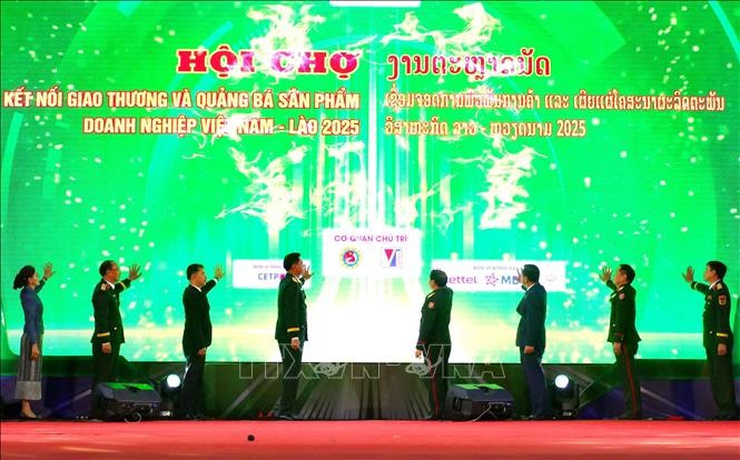 Acto de inauguración de la feria (Foto: VNA)