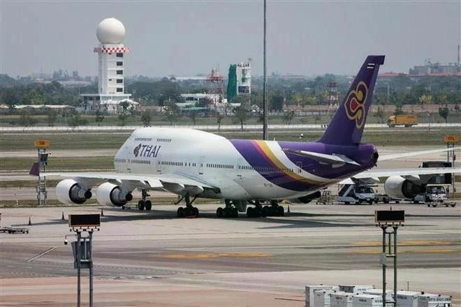 Un avión de Thai Airways en el Aeropuerto Suvarnabhumi de Bangkok, Tailandia (Foto: AFP/VNA)