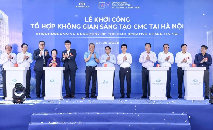 El primer ministro de Vietnam, Pham Minh Chinh, y los delegados dan inicio a la construcción del complejo (Foto: VNA)