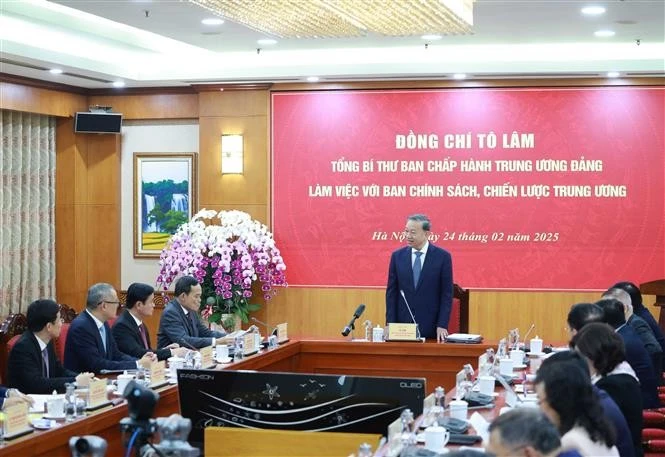 El secretario general del Partido Comunista de Vietnam, To Lam, interviene en la cita (Foto: VNA)