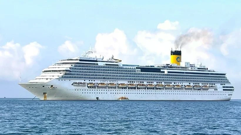 El crucero Costa Serena, con bandera italiana (Foto: VNA)