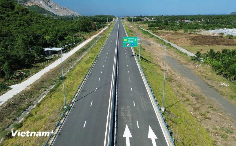 El Ministerio de Construcción se esfuerza por que Vietnam tenga 5.000 kilómetros de autopistas para 2030. (Foto: Vietnam+)