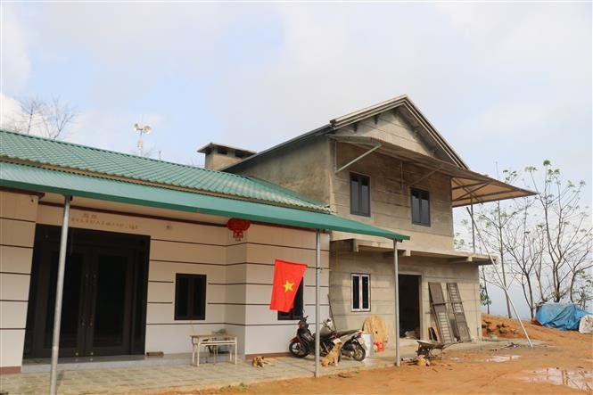 Una casa recién construida en la aldea de Nam Tra, comuna de Gia Phu, distrito de Bao Thang, provincia de Lao Cai (Foto: VNA)