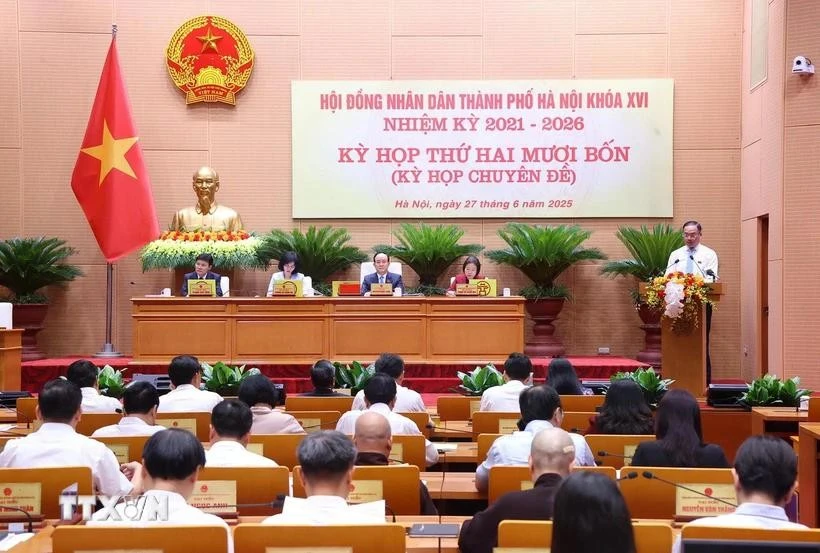 El Consejo Popular de Hanoi adoptó las resoluciones en su 24 reunión, celebrada el 27 de junio de 2025 (Foto: VNA)