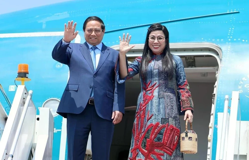 El primer ministro de Vietnam, Pham Minh Chinh, y su esposa (Foto: VNA)