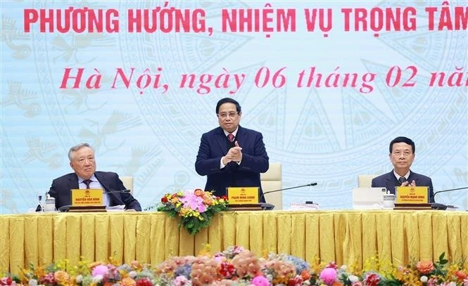 El primer ministro de Vietnam, Pham Minh Chinh, preside la cita (Foto: VNA)