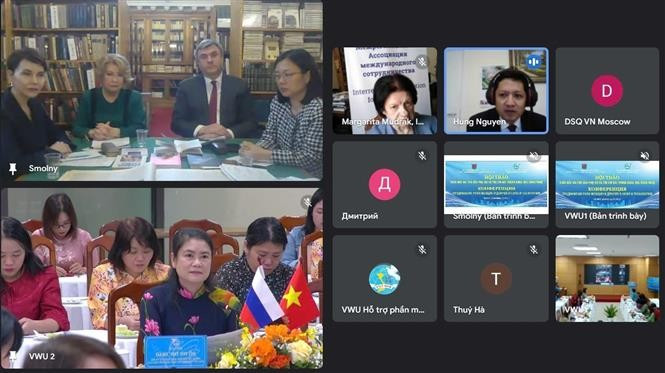 Los delegados debaten maneras de promover el papel de las mujeres y las niñas en la ciencia y la tecnología. (Foto: VNA)