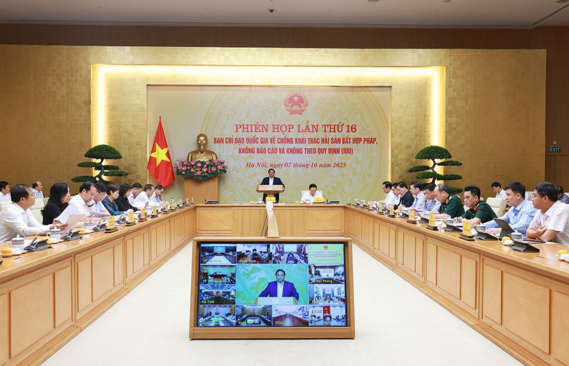 El primer ministro de Vietnam, Pham Minh Chinh, preside la reunión (Foto: VNA)