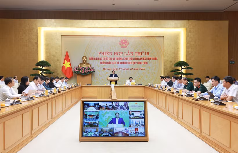 El primer ministro de Vietnam, Pham Minh Chinh, preside la reunión (Foto: VNA)