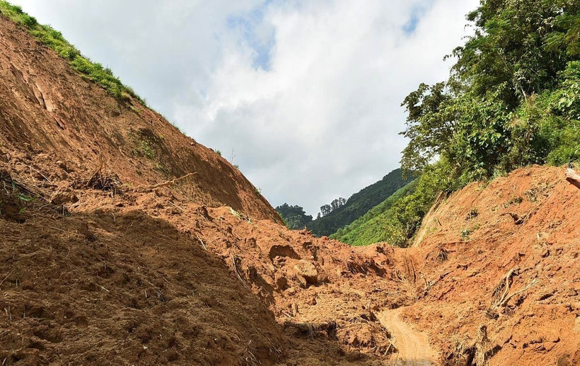 Deslizamiento de tierra en la aldea Ngoa, comuna de Yen Phu, provincia de Tuyen Quang (Foto: VNA)
