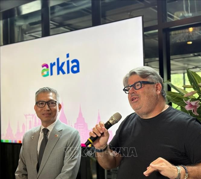En una rueda de prensa para anunciar el lanzamiento del vuelo directo entre Tel Aviv y Hanoi. (Foto: VNA)