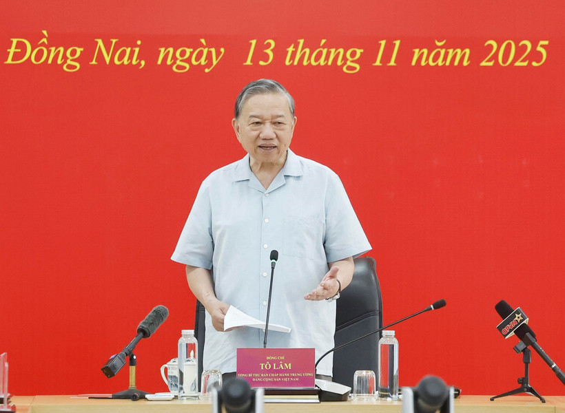 El secretario general del Partido Comunista de Vietnam, To Lam, interviene en la reunión de trabajo (Foto. VNA)