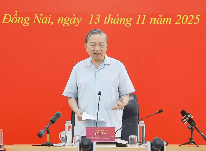 El secretario general del Partido Comunista de Vietnam, To Lam, interviene en la reunión de trabajo (Foto. VNA)
