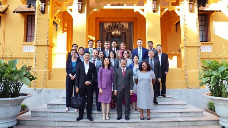 Delegados participantes en la cita (Foto: baoquocte.vn)