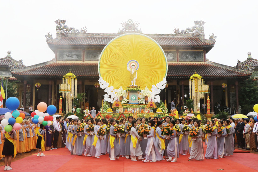 Celebración del Día de Vesak 2025 en la ciudad de Hue (Foto: VNA)