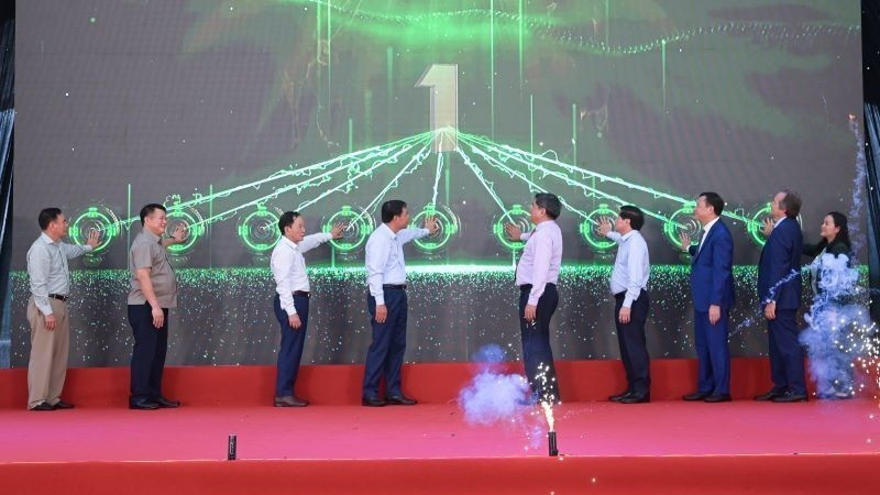 Acto de inauguración de la primera línea de envasado de alimentos en papel Tetra Recart® en Vietnam (Foto: nhandan.vn)