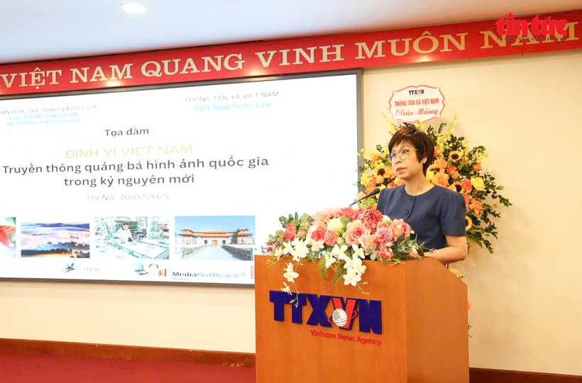 La directora general de la VNA, Vu Viet Trang, interviene en la cita (Foto: VNA)