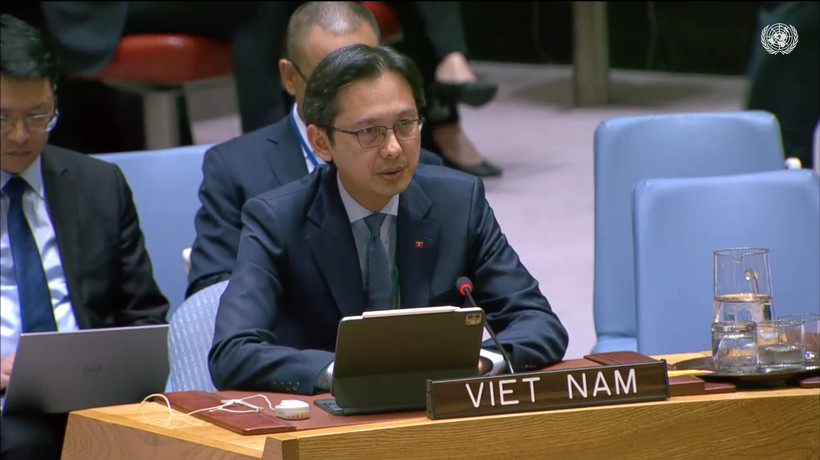 El embajador Do Hung Viet, jefe de la misión permanente de Vietnam ante la ONU, interviene en la cita (Foto: VNA)