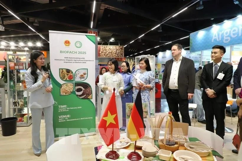 La consejera comercial de Vietnam en Alemania, Dang Thi Thanh Phuong, habla en el evento (Foto: VNA)