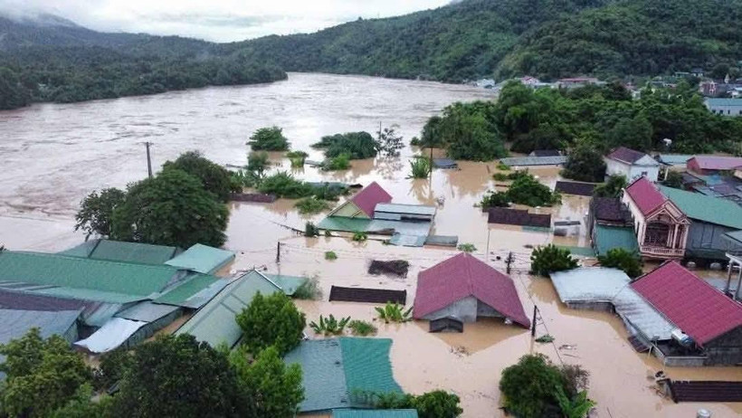 Fuertes lluvias causaron graves inundaciones en la comuna de Muong Xen, provincia de Nghe An. (Foto: plo.vn)