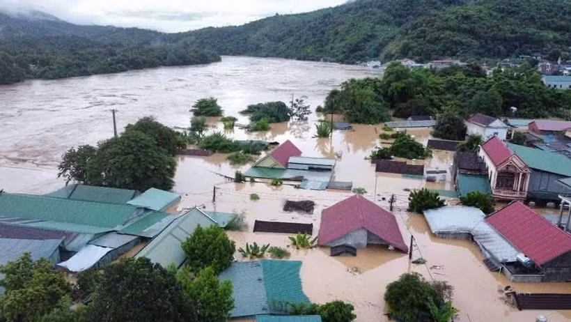 Fuertes lluvias causaron graves inundaciones en la comuna de Muong Xen, provincia de Nghe An. (Foto: plo.vn)
