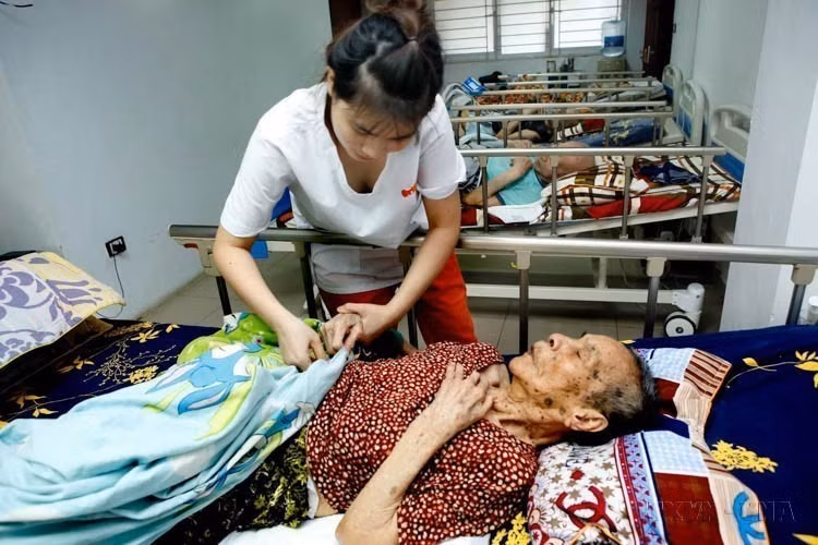El centro de atención para personas mayores OriHome, en Hanoi, es uno de los modelos de atención de enfermería de la ciudad que ofrece servicios integrales de alta calidad para los ancianos. (Foto: VNA)
