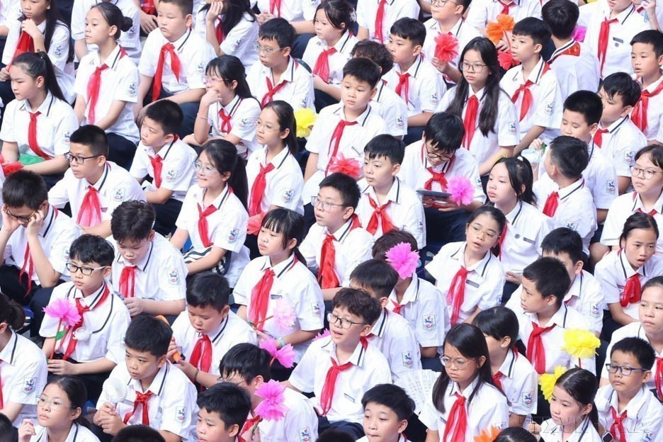 Vietnam enfrenta un desafío de disminución de la natalidad y desequilibrio de género, con un exceso de hombres y escasez de mujeres. Si el desequilibrio de género al nacer sigue siendo alto, para 2034, Vietnam tendrá un excedente de 1,5 millones de hombres de entre 15 y 49 años, cifra que aumentará a 1,8 millones para 2059. (Foto: VNA)
